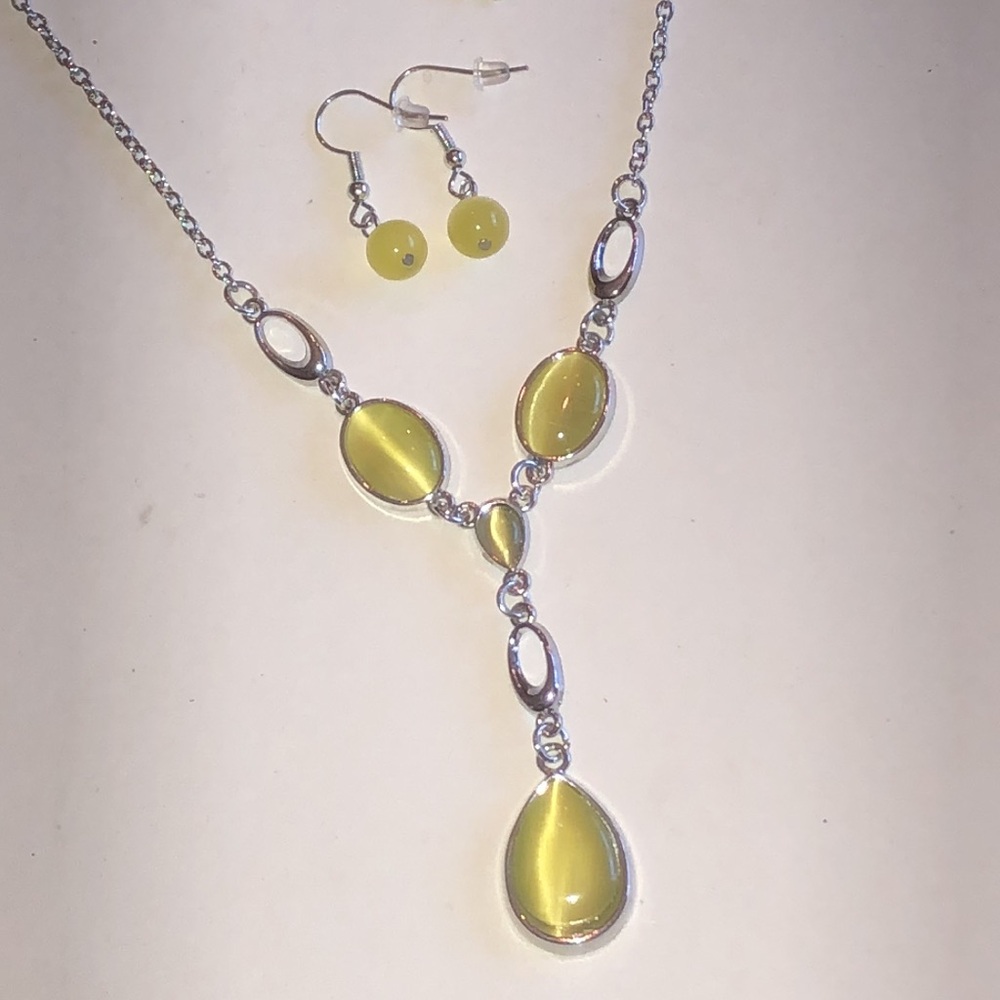 Yellow Teardrop Pendant Necklace and Earrings Set